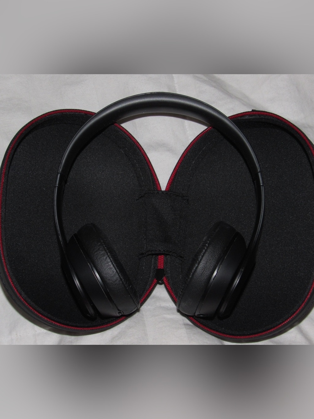 solo Black Over-Ear Headphones with Red-Trim Carrying Case
